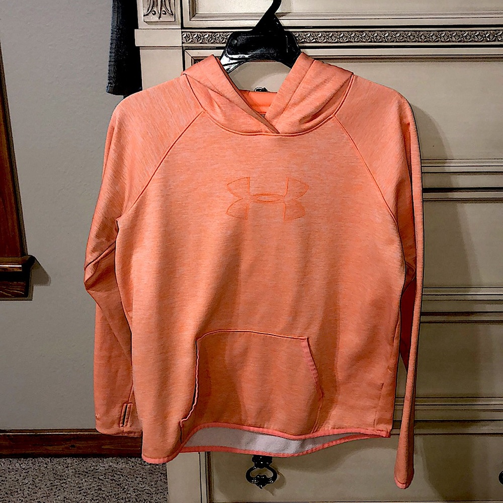 Women’s medium under armour hoodie barely worn